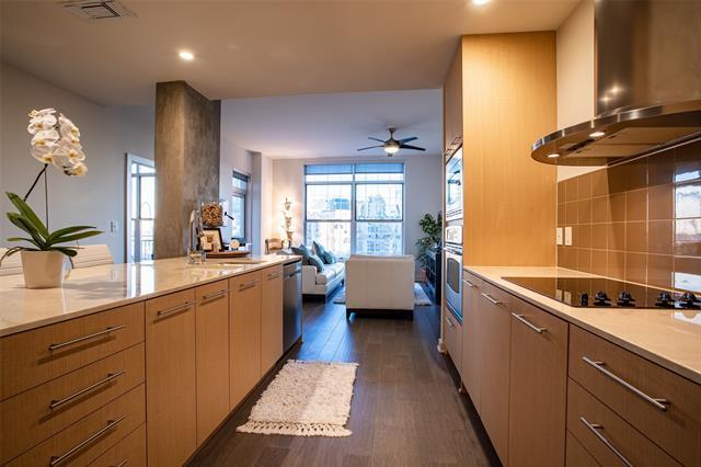 2323 N Houston St in Dallas, TX - Building Photo - Building Photo