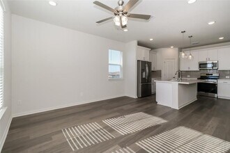 530 Ansley Ct in Taylor, TX - Building Photo - Building Photo