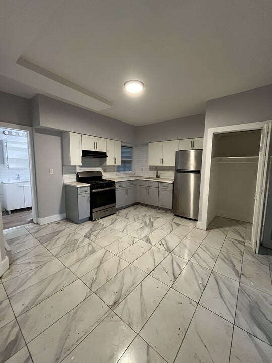 482 Kennedy Blvd, Unit 1f in Bayonne, NJ - Building Photo