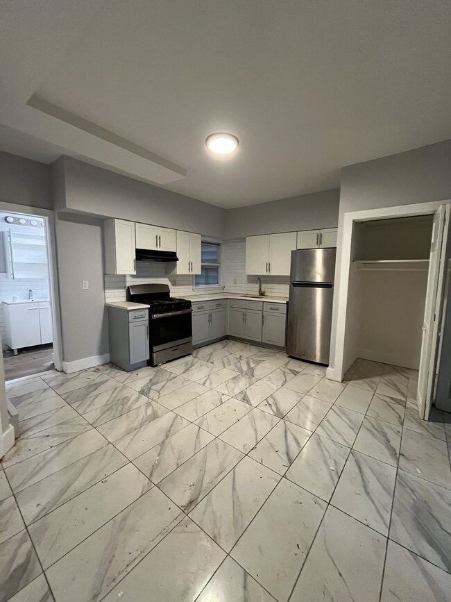 482 Kennedy Blvd, Unit 1f