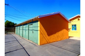 Pacific Gardens Apartments in Bakersfield, CA - Building Photo - Building Photo