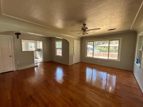 2635 Russell St in Redding, CA - Building Photo - Building Photo