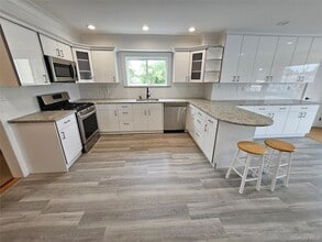 357 Hicksville Rd in Bethpage, NY - Building Photo - Building Photo
