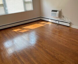 8549 Niles Center Rd-Unit -2-NORTH in Skokie, IL - Building Photo - Building Photo