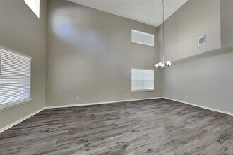 11 E Autumn Branch Cir in Spring, TX - Building Photo - Building Photo