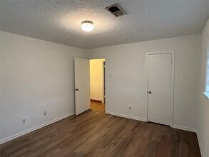 1011 Pampa St in Pasadena, TX - Building Photo - Building Photo