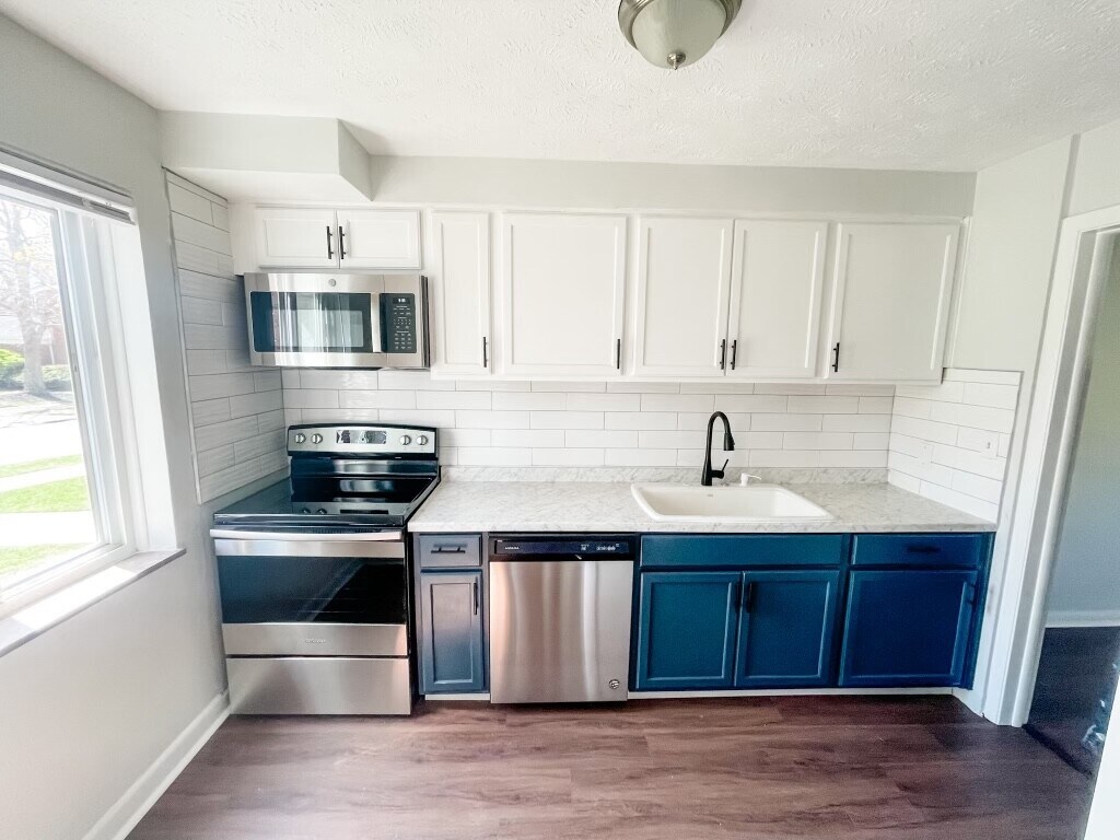 Lawn Village Apartments in Fairview Park, OH