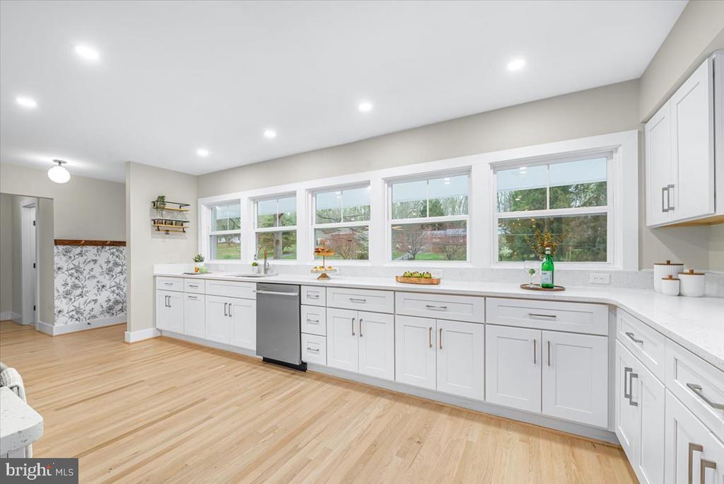 901 Hobbs Dr in Silver Spring, MD - Building Photo