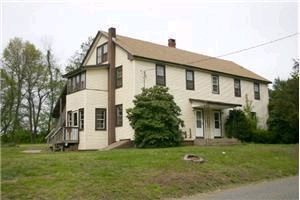 195 Windsorville Rd in Ellington, CT - Building Photo