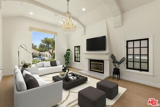 8607 Clifton Way in Beverly Hills, CA - Building Photo - Building Photo