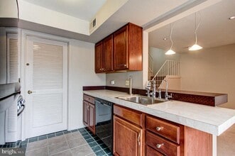 204 Saratoga Ct in Warminster, PA - Building Photo - Building Photo