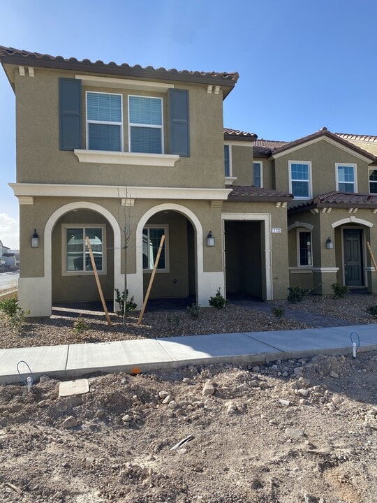 2733 Luzzi Walk in Henderson, NV - Building Photo