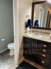 1327 N Rogue River St in Spokane, WA - Foto de edificio - Building Photo