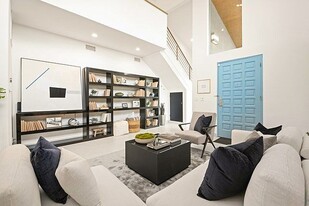 11354 Sunshine Ter in Studio City, CA - Building Photo