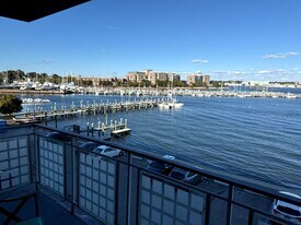 184 Pequot Ave in New London, CT - Building Photo