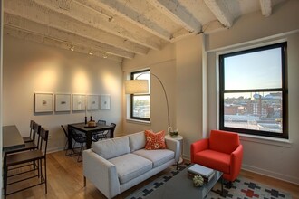 Pershing Lofts in Kansas City, MO - Building Photo - Building Photo