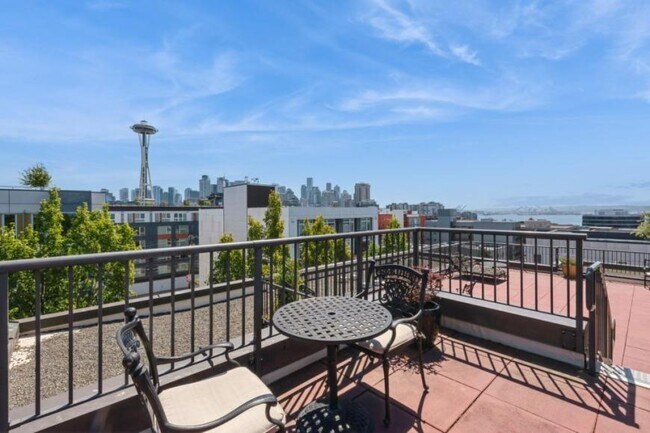 323 Queen Anne Ave N in Seattle, WA - Building Photo - Building Photo