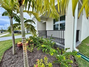9035 Dahlia Cir in Port St. Lucie, FL - Building Photo - Building Photo