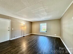 2638 Park Rd in Charlotte, NC - Building Photo - Building Photo