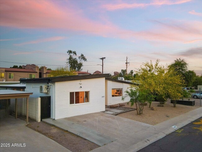 2307 N 51st Pl in Phoenix, AZ - Building Photo - Building Photo