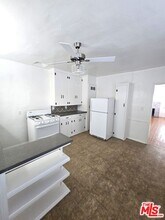 10556 Santa Monica Blvd in Los Angeles, CA - Building Photo - Building Photo