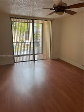 14311 N Kendall Dr in Miami, FL - Building Photo - Building Photo