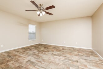 2387 Yellow Grass Ct in Apopka, FL - Foto de edificio - Building Photo