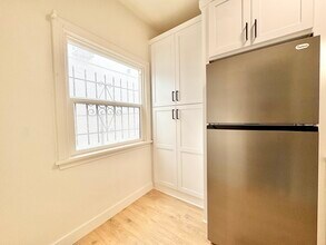 1818 Whitley Ave in Los Angeles, CA - Building Photo - Building Photo