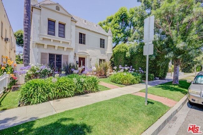 253 S Elm Dr in Beverly Hills, CA - Building Photo - Building Photo
