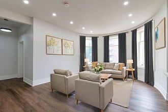 52 Charlton Ave W in Hamilton, ON - Building Photo - Building Photo