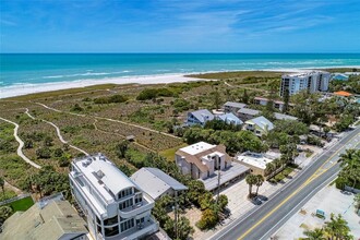 524 Beach Rd in Siesta Key, FL - Building Photo - Building Photo