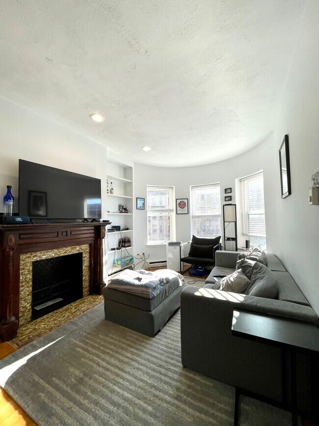 75 Westland Ave, Unit 8 in Boston, MA - Foto de edificio - Building Photo