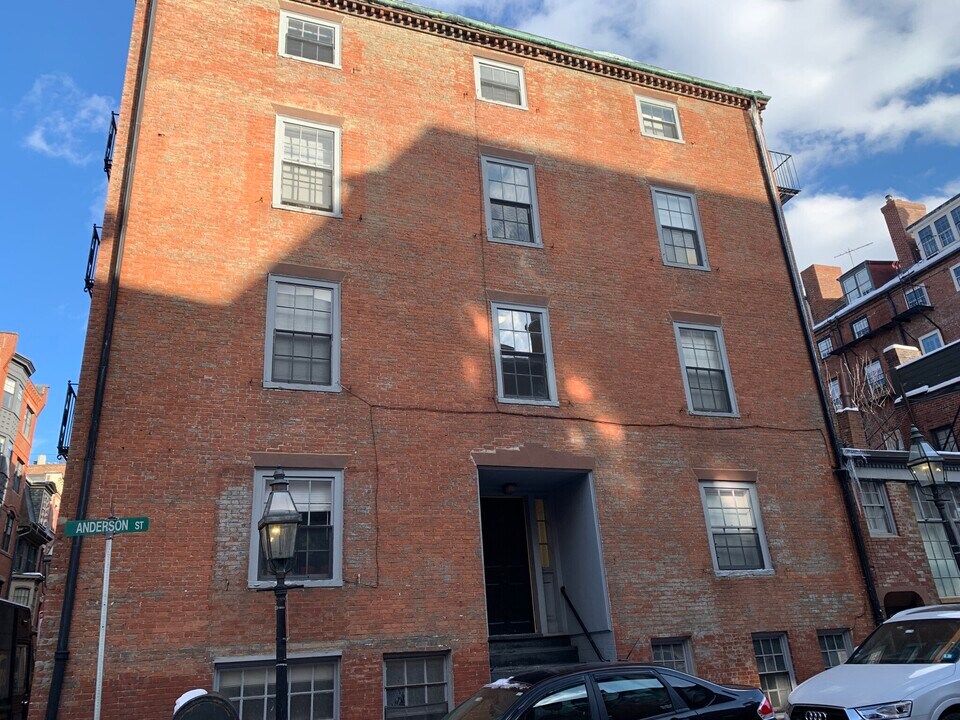 58 Anderson St, Unit 2 in Boston, MA - Building Photo