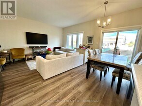 7358 Marvel Dr in Niagara Falls, ON - Building Photo - Building Photo