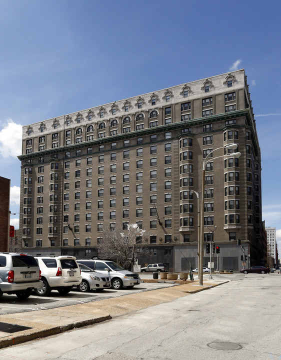 Jefferson Arms in St. Louis, MO - Foto de edificio