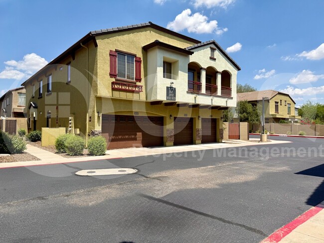 property at 2725 E Mine Creek Rd