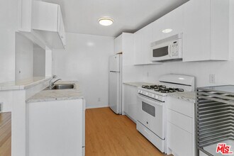 1204 Bay St in Santa Monica, CA - Building Photo - Building Photo