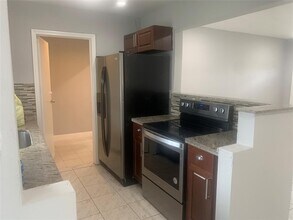 2761 NW 69th Ave in Sunrise, FL - Building Photo - Building Photo