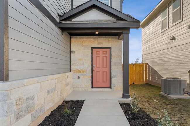 233 Kellys Heroes Wy in Jarrell, TX - Building Photo - Building Photo