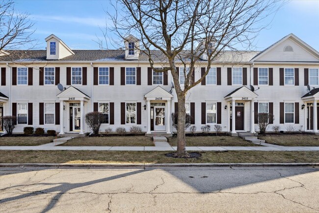 property at 2435 Georgetown Cir