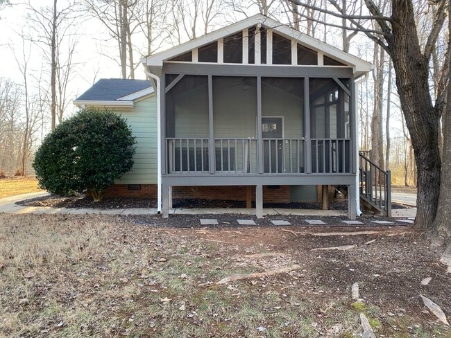 1200 S Third St in Mebane, NC - Building Photo - Building Photo