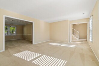 1073 Heatherwood Dr in Virginia Beach, VA - Building Photo - Building Photo