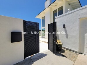 20331 Eastwood Cir in Huntington Beach, CA - Building Photo - Building Photo