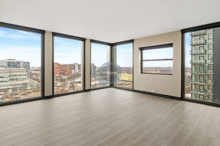 1920 W Ogden Ave in Chicago, IL - Building Photo