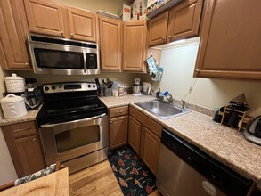 1 Victoria St, Unit 1A in Somerville, MA - Foto de edificio - Building Photo