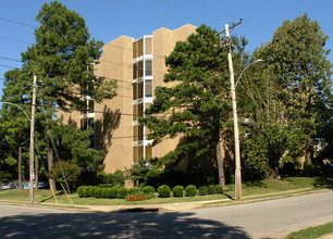 Union Avenue Baptist Towers in Memphis, TN - Building Photo - Building Photo