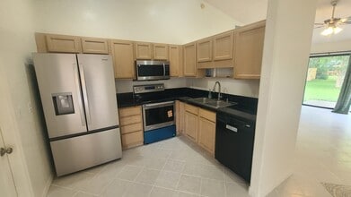 719 Montana Ave in St. Cloud, FL - Building Photo - Building Photo