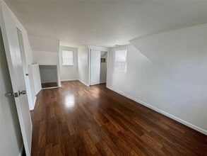 21 W Marshall St in Hempstead, NY - Building Photo - Building Photo
