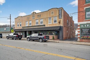 84 Main St in Thomaston, CT - Building Photo