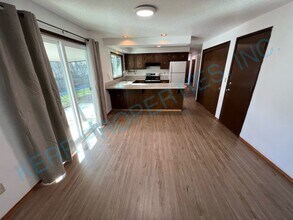 18138 Seaman Ave in Sandy, OR - Building Photo - Building Photo